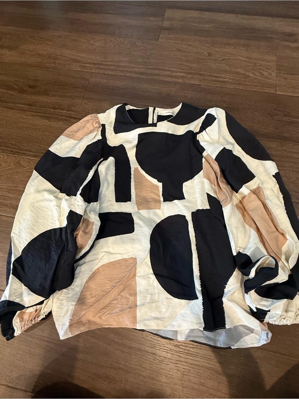 Abstract Print Balloon Sleeve Blouse in Black, Cream & Tan